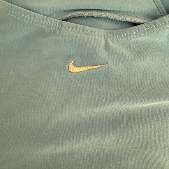 Nike activewear crop top sized large size smalll colorblock - Picture 10 of 11